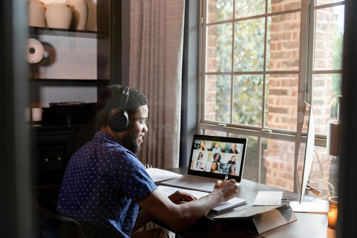 The Rise of Virtual Classrooms: How Technology is Revolutionizing Education